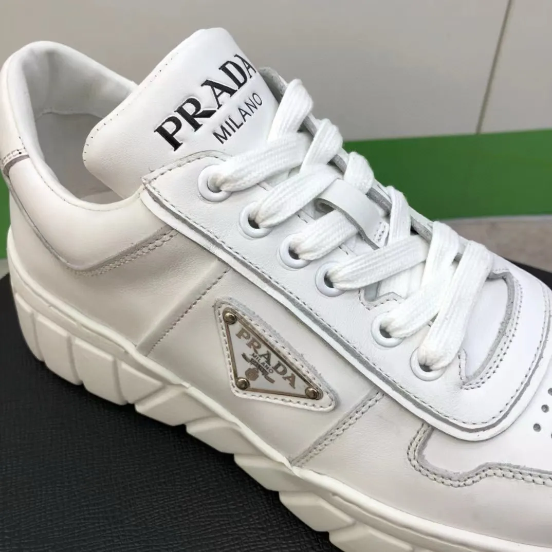 Factory price: 420💰Prada new men's leather sports shoes, the highest version on the market, any comparison is welcome🆚! The original leather has excellent texture and is super high-end! Fetal sheep net lining imported from Italy, removable pad! Luxurious materials and fine workmanship, highly recommended! Code number: 38-44, customized 45